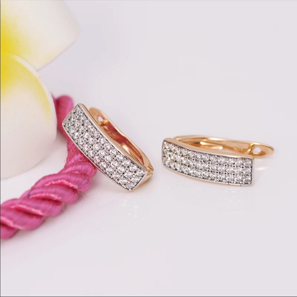 New 18k Gold Plated Diamonds Hoop Earrings - Picture 4 of 6